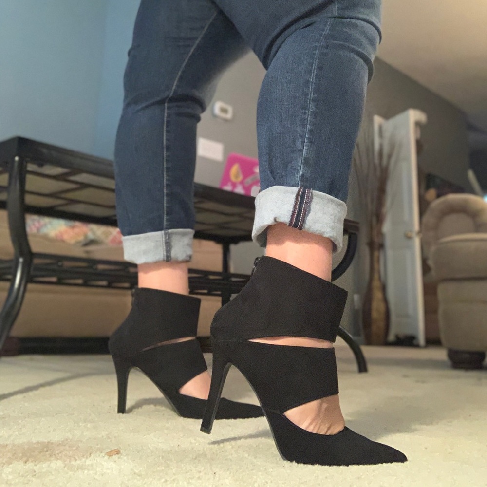 Cut out Pumps